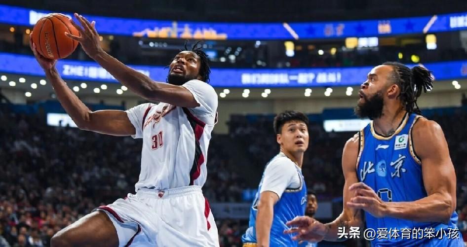 不知球迷朋友是否注意到了一个现象，随着赵睿伤病情况的逐步好转，他在北京北汽阵中的