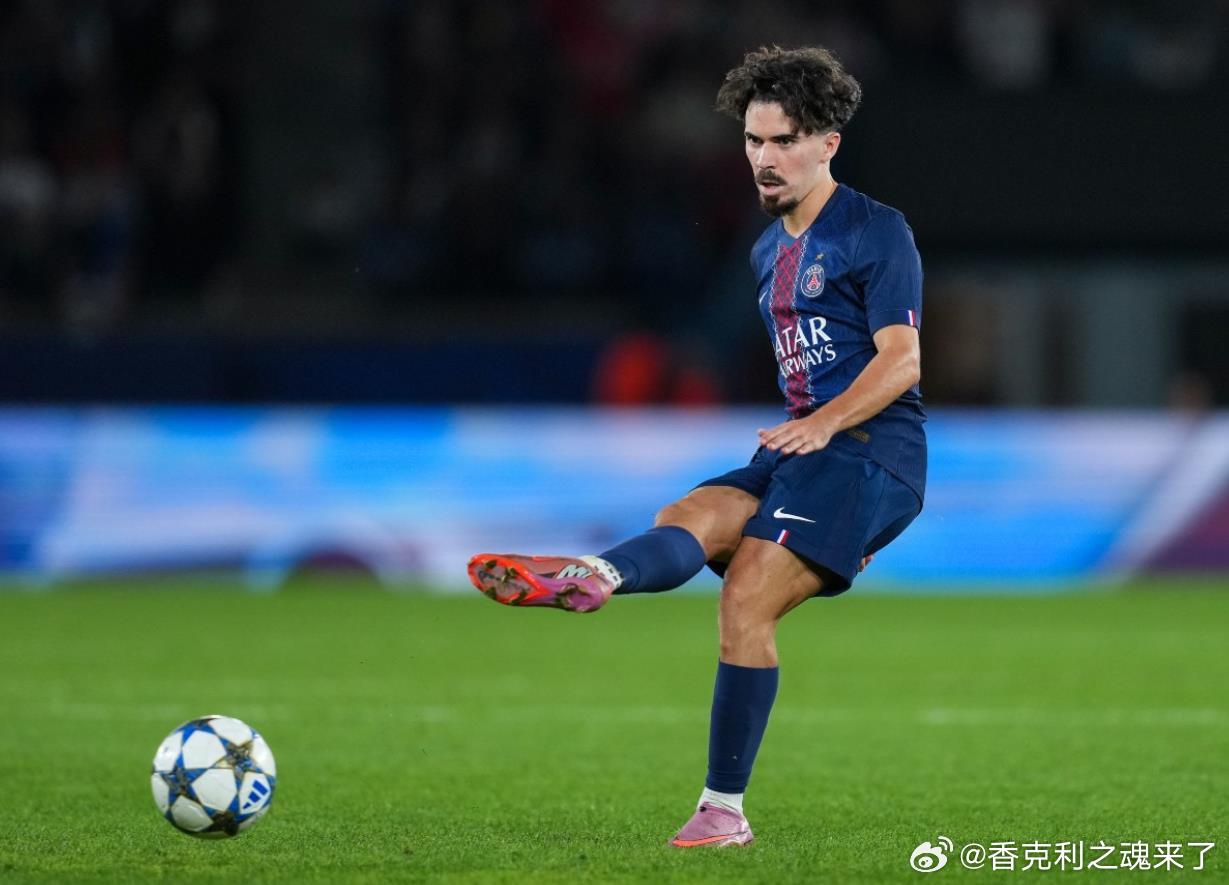 推上有人献计：限制维蒂尼亚！！！本赛季（2025/26赛季）大巴黎（PSG） 的