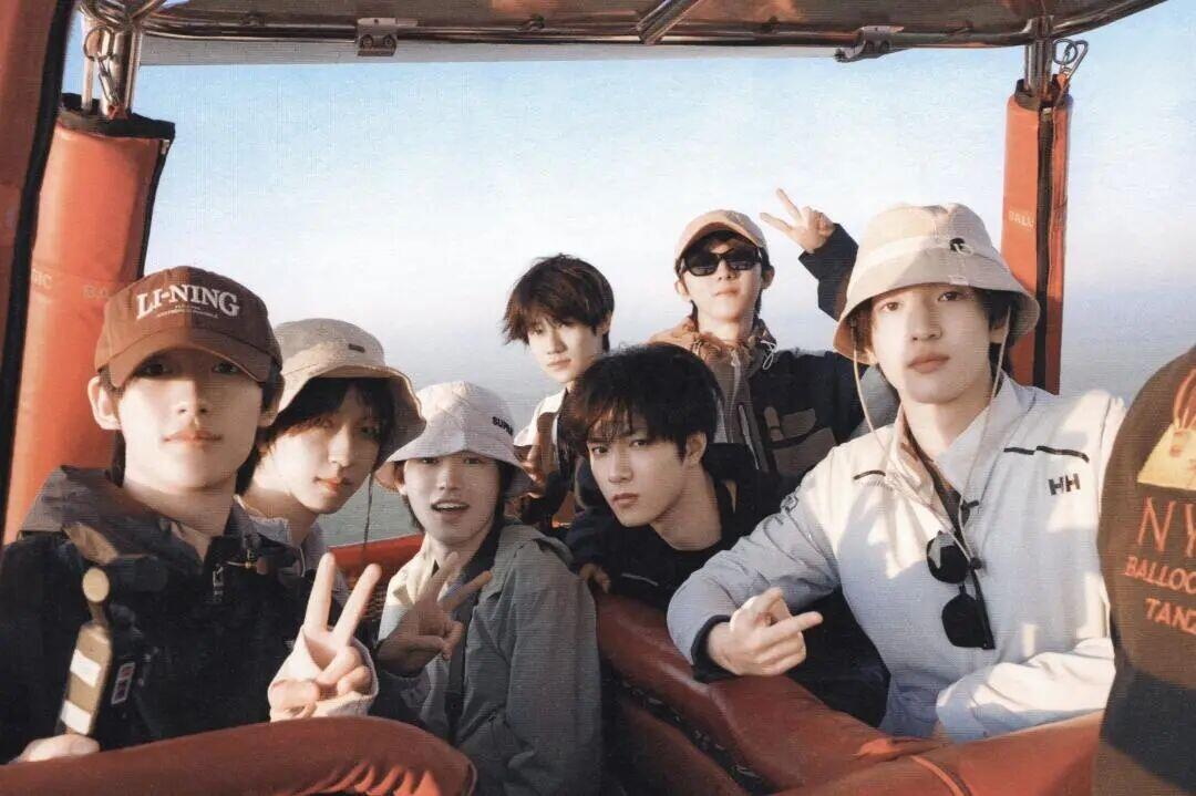 白鹿让张真源出去奔跑吧 张真源：我既是队友又是对手。白鹿：那你就别参与了。李晨：