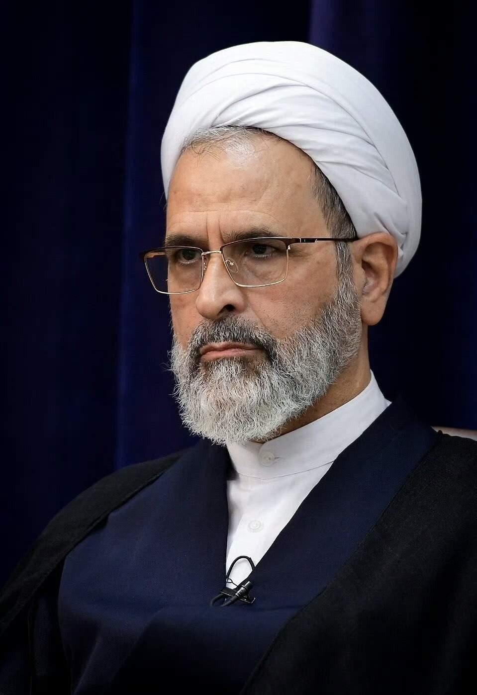 新神：阿拉菲。

三人团成员之一。