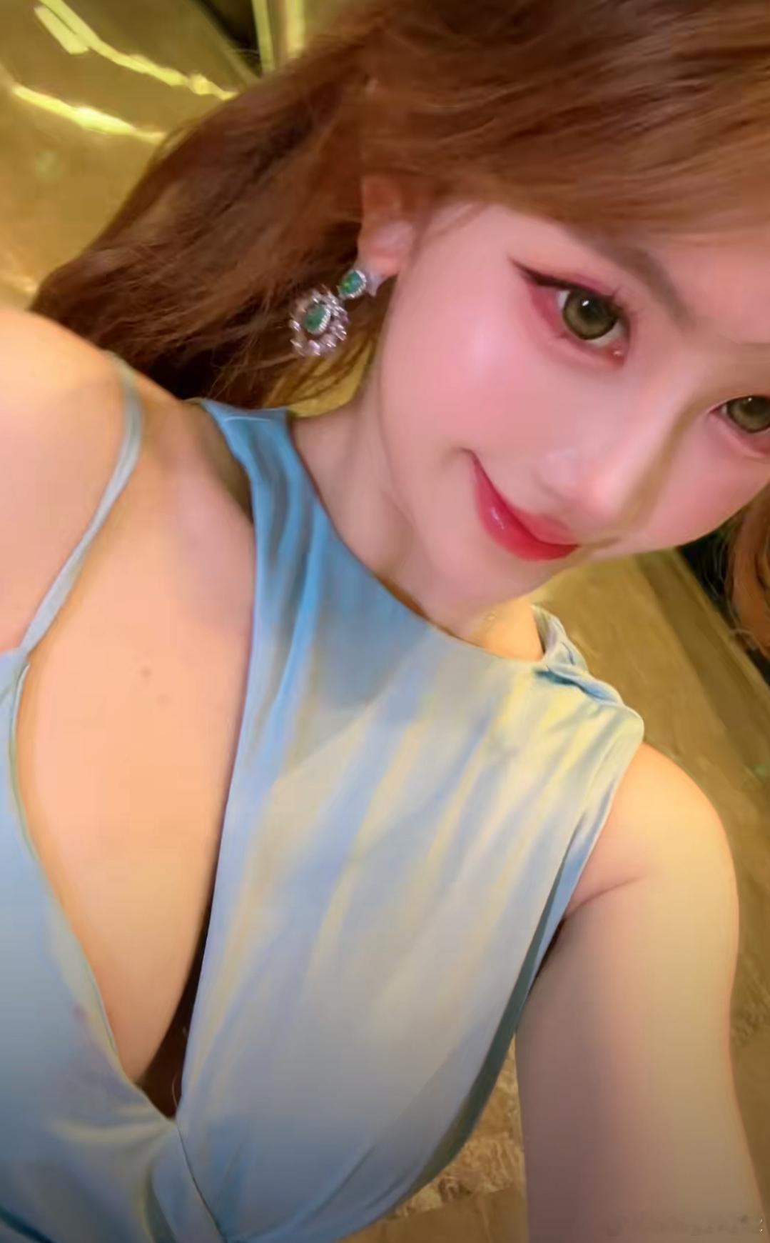 洋洋高锐～生活、要爱◎走……看美女去这……丢人吗◎其实……生活要远离负能量的人和