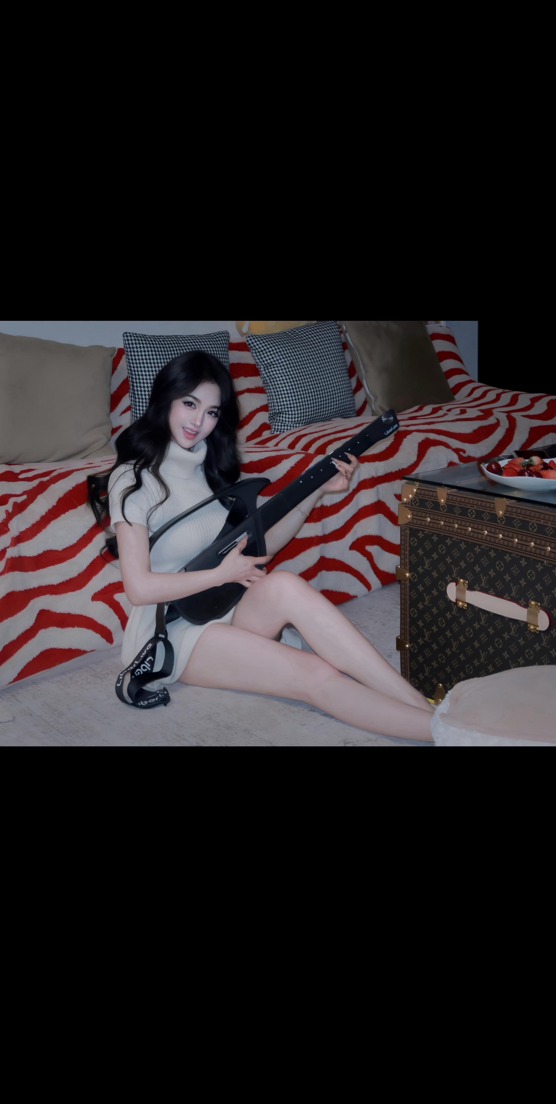 我只会爱上有能力让我天真的人 而不是抱怨我的天真