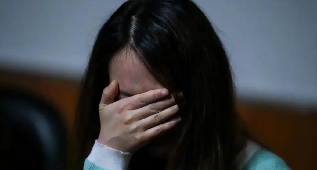 山东威海，19岁女孩在酒吧工作时，与21岁男子发生关系。2天后，女孩服用避孕药，