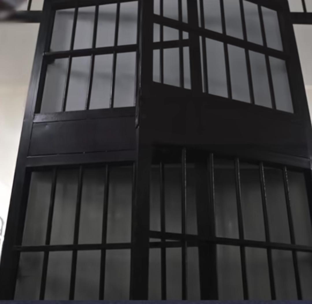 自诩"自由民主"的欧洲，的确是太"自由"了。近日，英国社交平台的一段视频引发了对