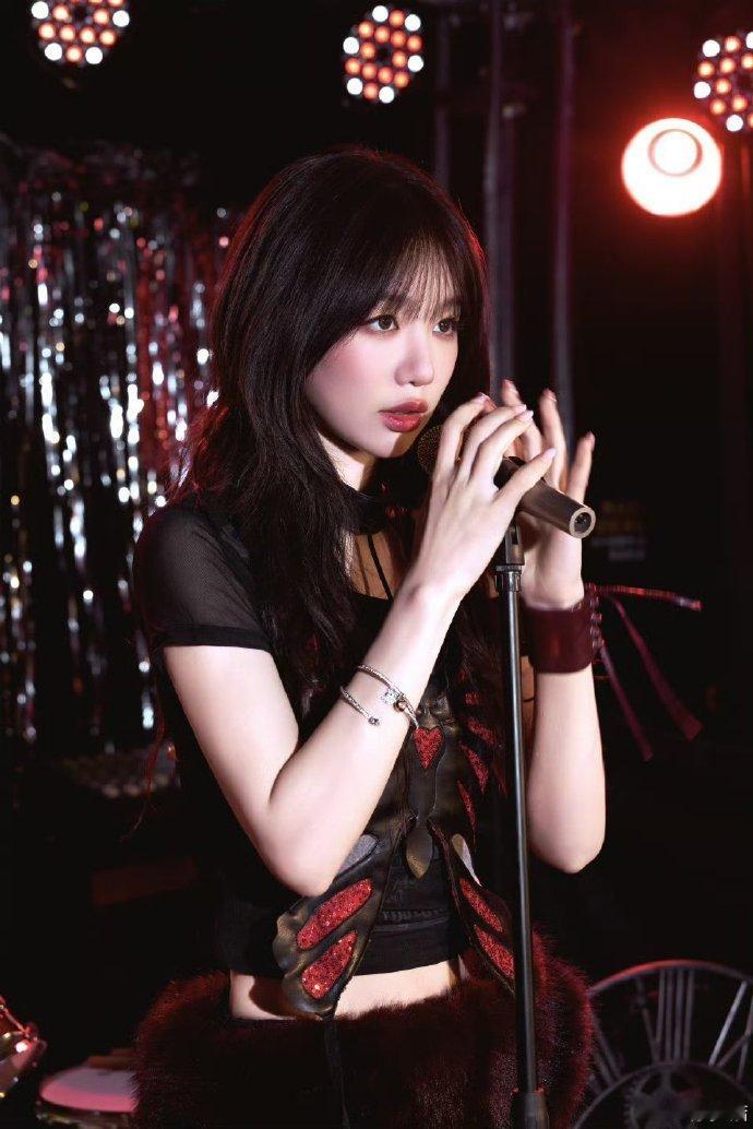 霍元甲编舞戏腔一出来瞬间起鸡皮疙瘩，搭配力量舞蹈，整个舞台故事感拉满乘风2026