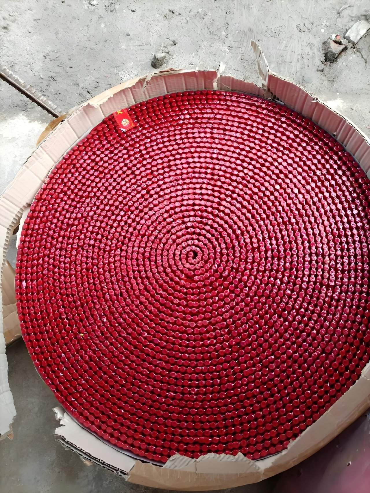 其实这种鞭炮可以陶态了，太多了而且中间隔的时间太短，你们说都有哪些人喜欢买这种？