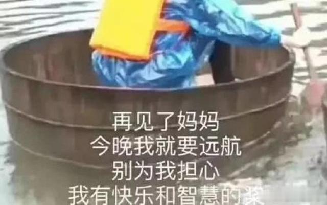 问界的产品、营销、销售、服务等方面都调整为赛力斯主导，华为采用轻资产的方式与赛力