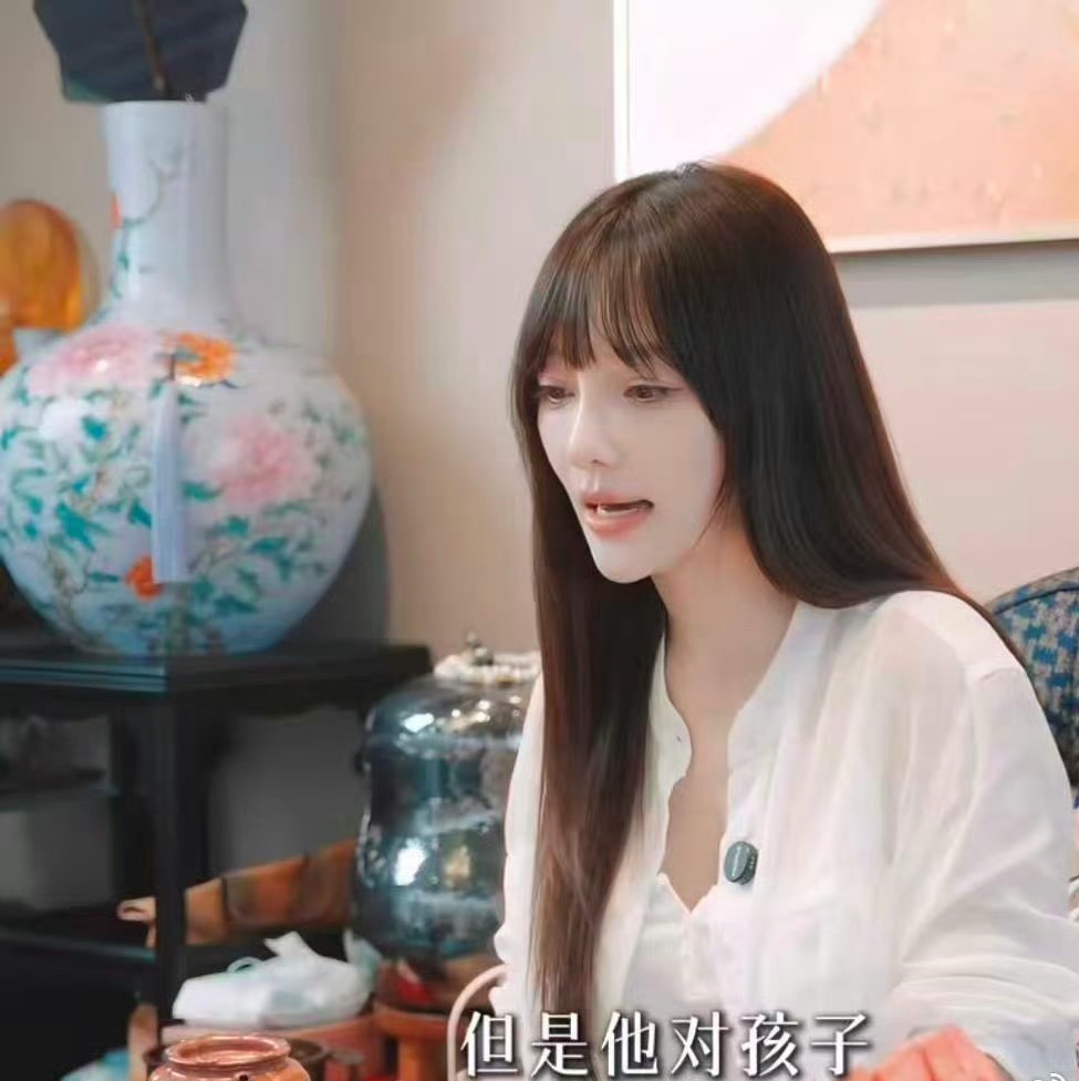 贾乃亮离婚后会一起管孩子李小璐那句“可以没有好老公，但必须有个好爹”，听着有点心