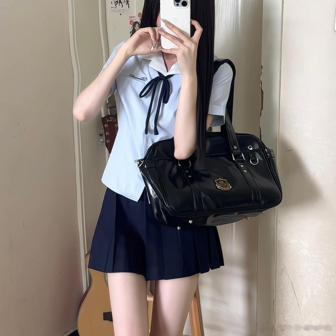 jk 今日份大小姐感JK穿搭～简简单单的搭配翻领小衬衫超级夏天！！！好有少女感耶