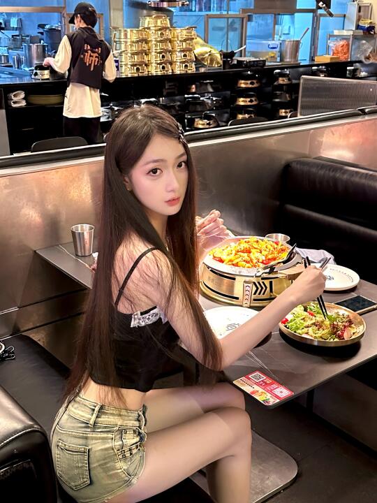 周末干饭plog｜存一些i人小幅吃饭拍照姿势