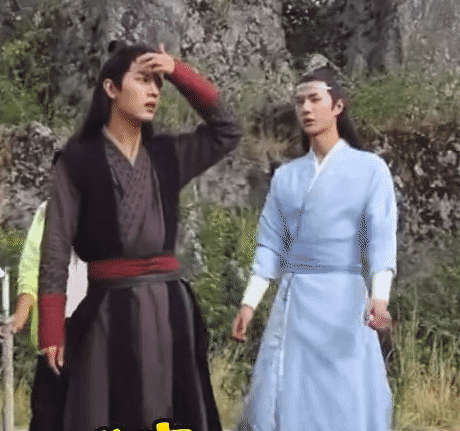 博君一肖[超话] 王博张开手想上前去抱战战 但是又不敢啊啊啊啊 小心翼翼的样子太
