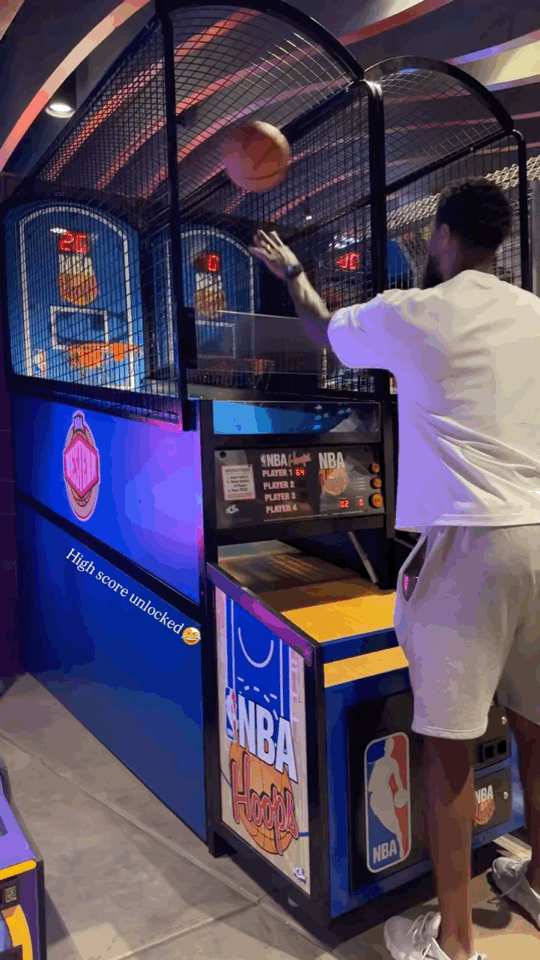 泡椒：你看我最近也有练球！费城76人NBA点赞成金PaulGeorge保罗乔治