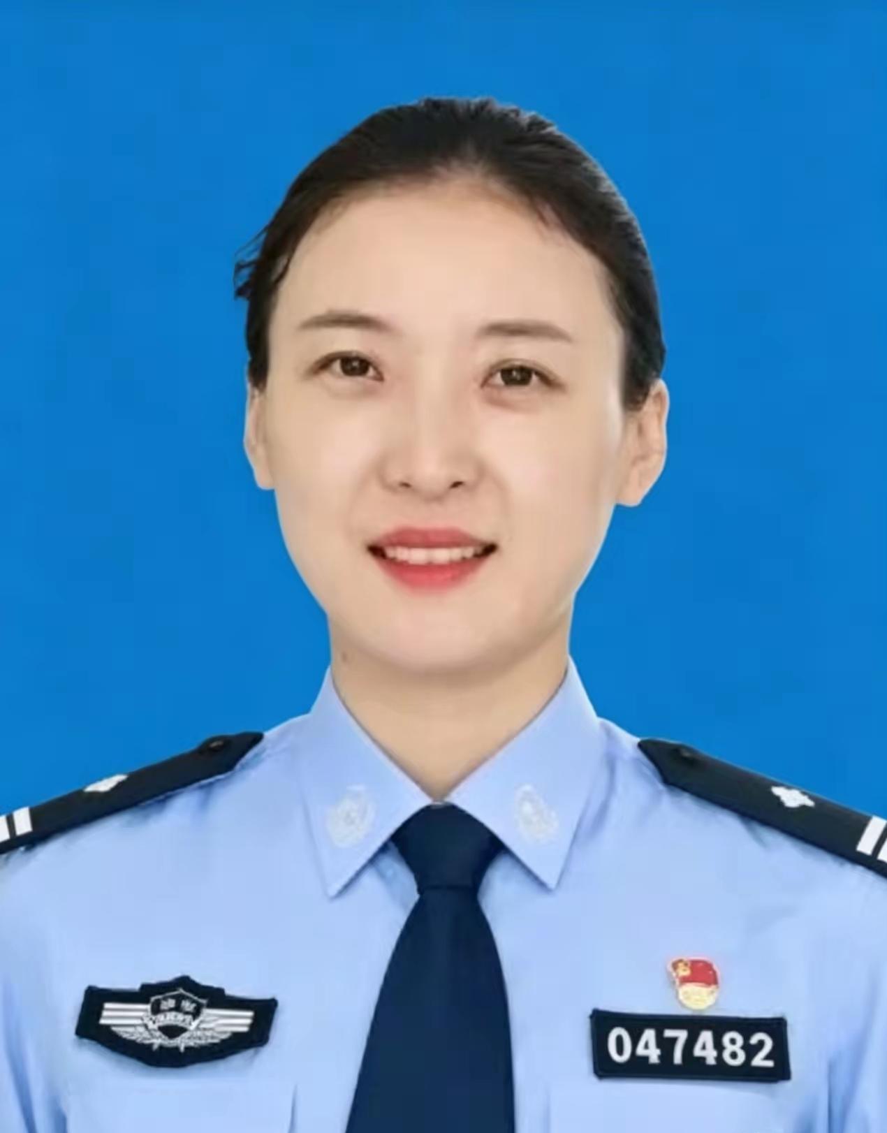 从刑侦尖兵到车管管家，这位88年女警双向发光
 
陈丹虹，1988年生，浙江海宁