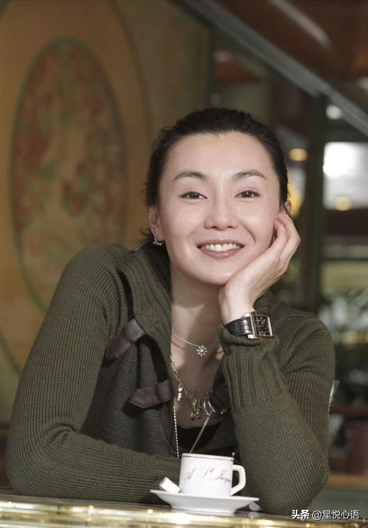 张曼玉的明艳感，半条命是项链给的
普通人学了也能变精致！

谁看了曼玉的老照片不