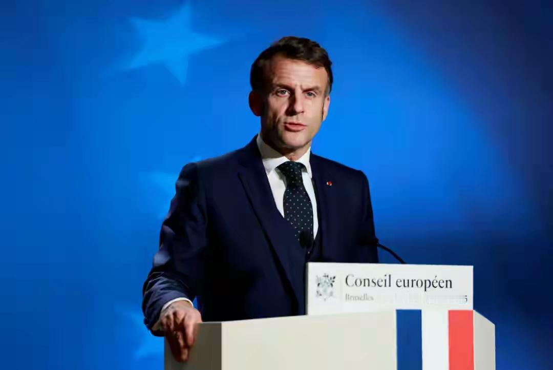 欧盟被美俄联手针对，马克龙果断弃船？单独求见普京暗藏多重算计