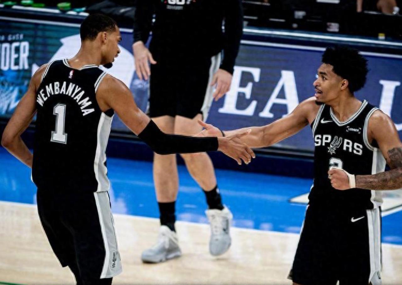 天赋在降维打击面前，再多努力只能是徒劳！今天NBA西部决赛迎来第一场比赛，卫冕冠