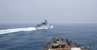 美国第七舰队在一份声明中称，美国驱逐舰“拉斐尔·佩拉尔塔”号和加拿大皇家海军护卫