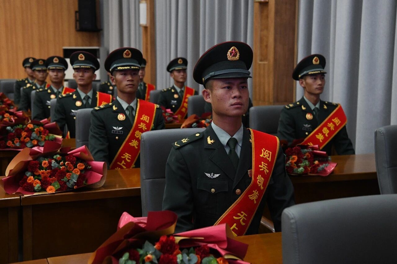 祝贺！烈士肖思远的弟弟肖荣基提干啦！卫国戍边烈士肖思远的弟弟肖荣基，凭借过硬军事