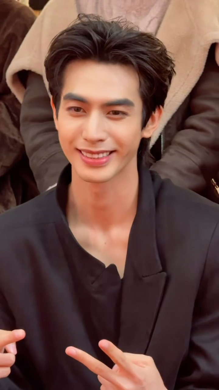 宋威龙好迷人的熟男风味