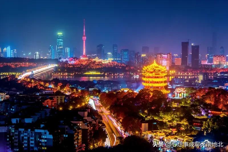 我老表2020年国庆节期间在武汉花180多万买了一套房。现在房价降了很多，他说如