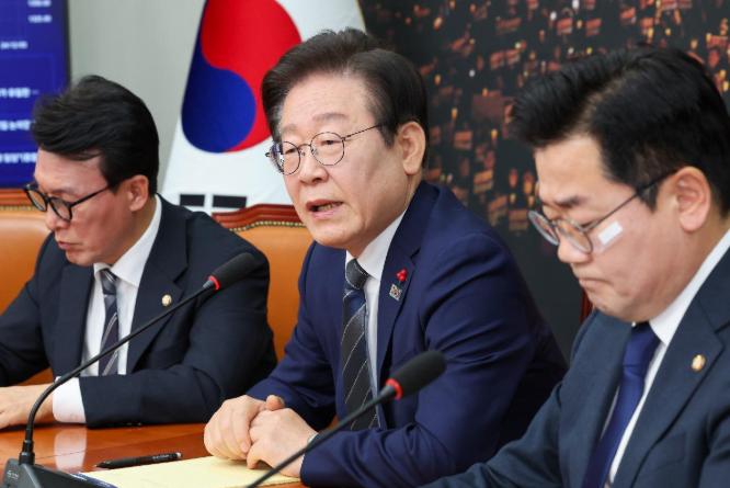 在韩国的政治棋盘上，首尔市长的位置就像是一枚重量级的棋子，它的归属往往直接决定了