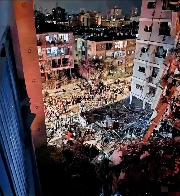 突发！以色列南部遭袭，防空神话被打破

3月21日晚，以色列南部迪莫纳与阿拉德遭