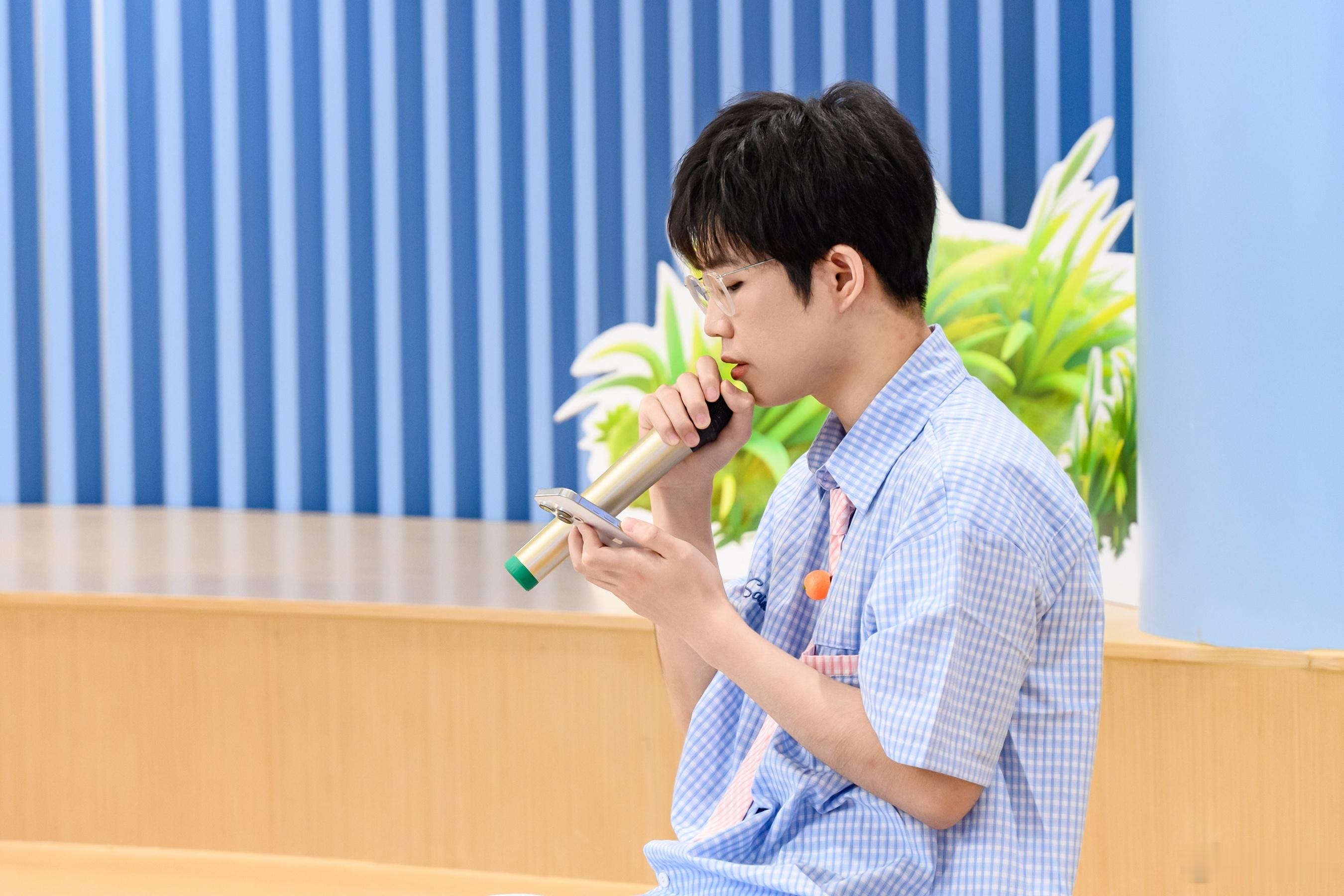 不得不说，这狗是可爱昂。不知不觉都十周年了久诚KPL十周年见面会