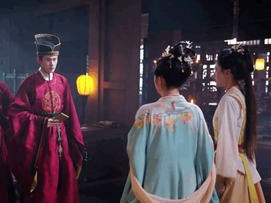李兰迪一场戏5种情绪转换 李兰迪在朝雪录里的演技高光时刻有好多，找线索时的焦灼装