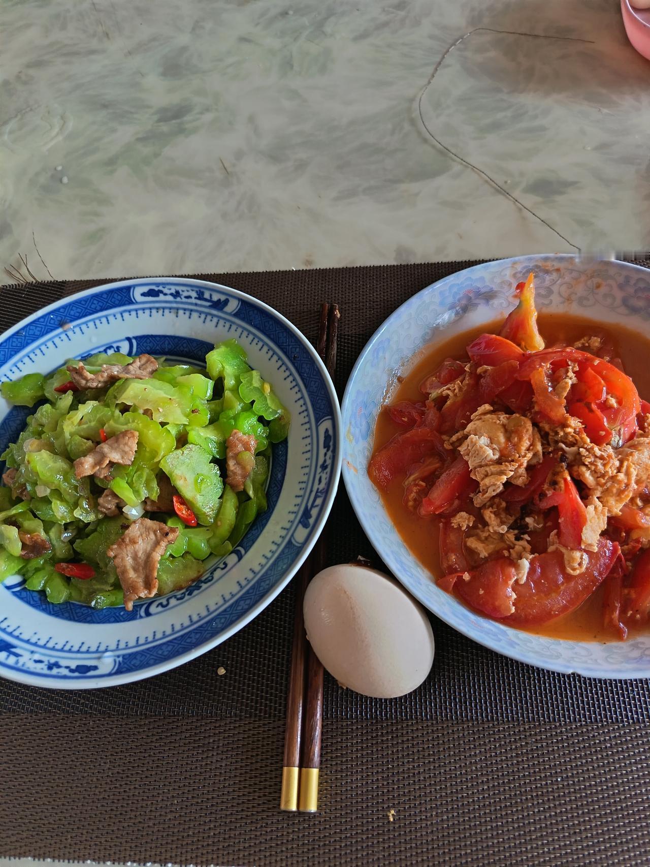 时间过得真快呀，转眼就10点半了，再过半个小时，又到了我早上抖音直播的时间。
