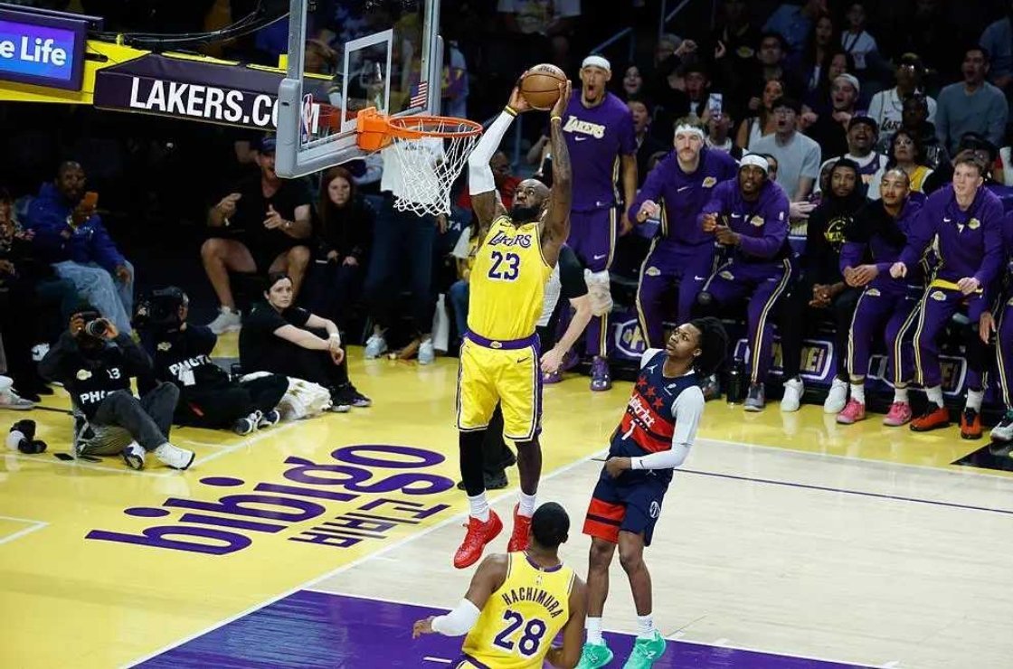 3月31日报道：NBA常规赛继续进行，洛杉矶湖人队（49胜26负）继续连胜。在东