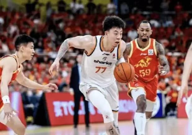 张镇麟飞天遁地完成个人表演张镇麟职业生涯总决赛已取得15连胜2025-26赛季C