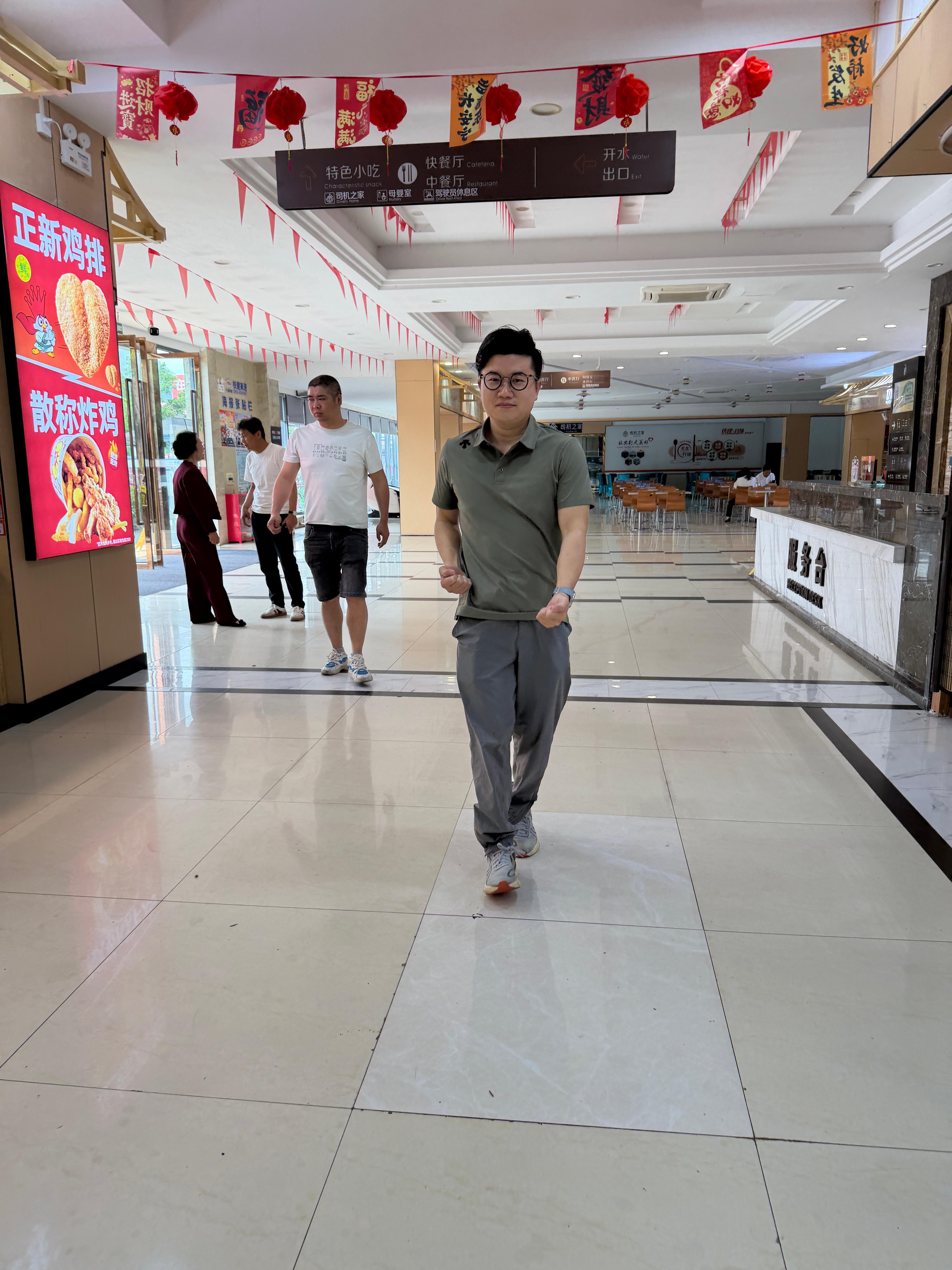 我以为他是装的、然而平时也这样、这你受得了吗？