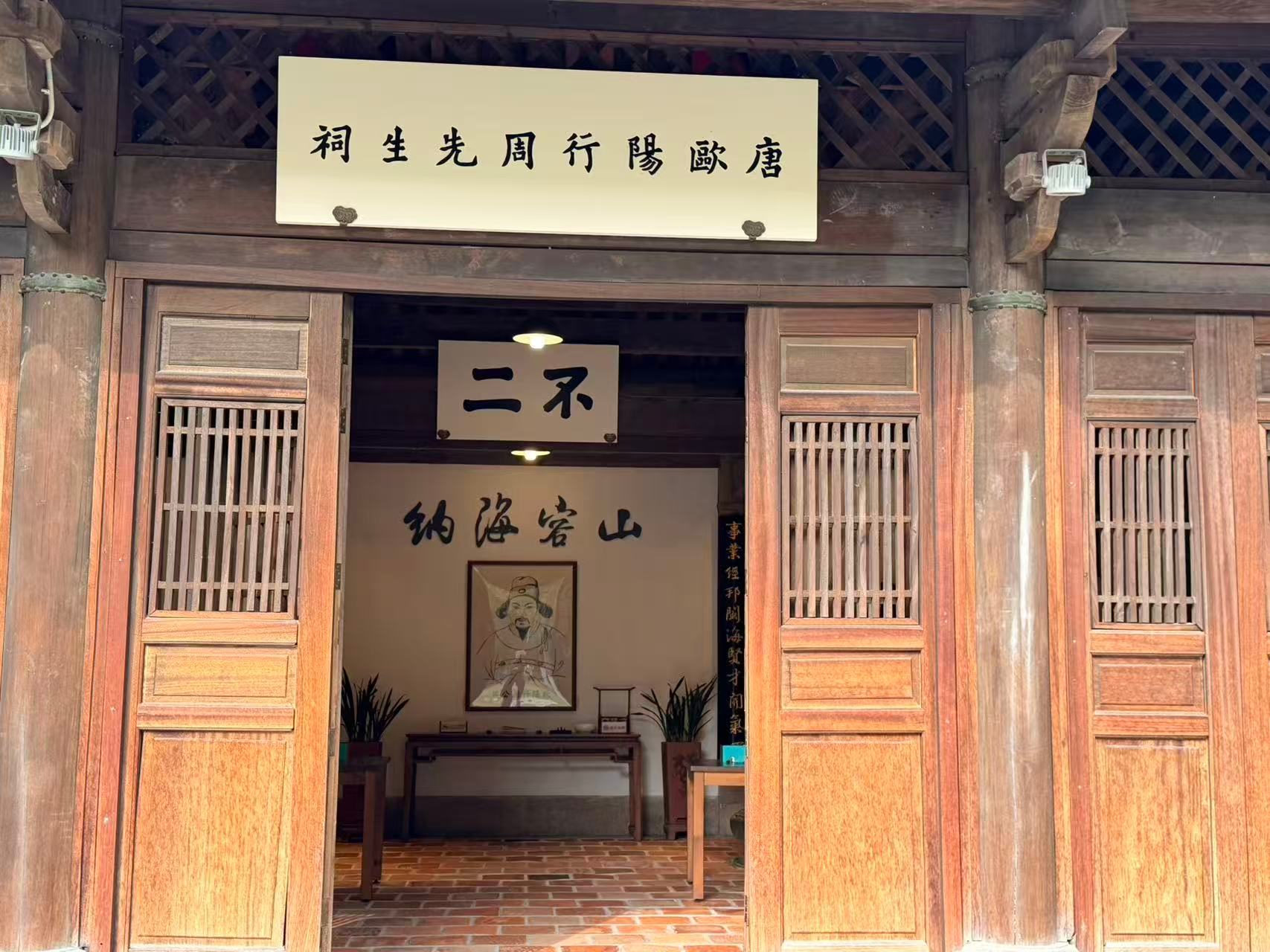 我不知道为啥，是不是5G卡的问题？以前用11-13都比17快，而且拍照片近的还清