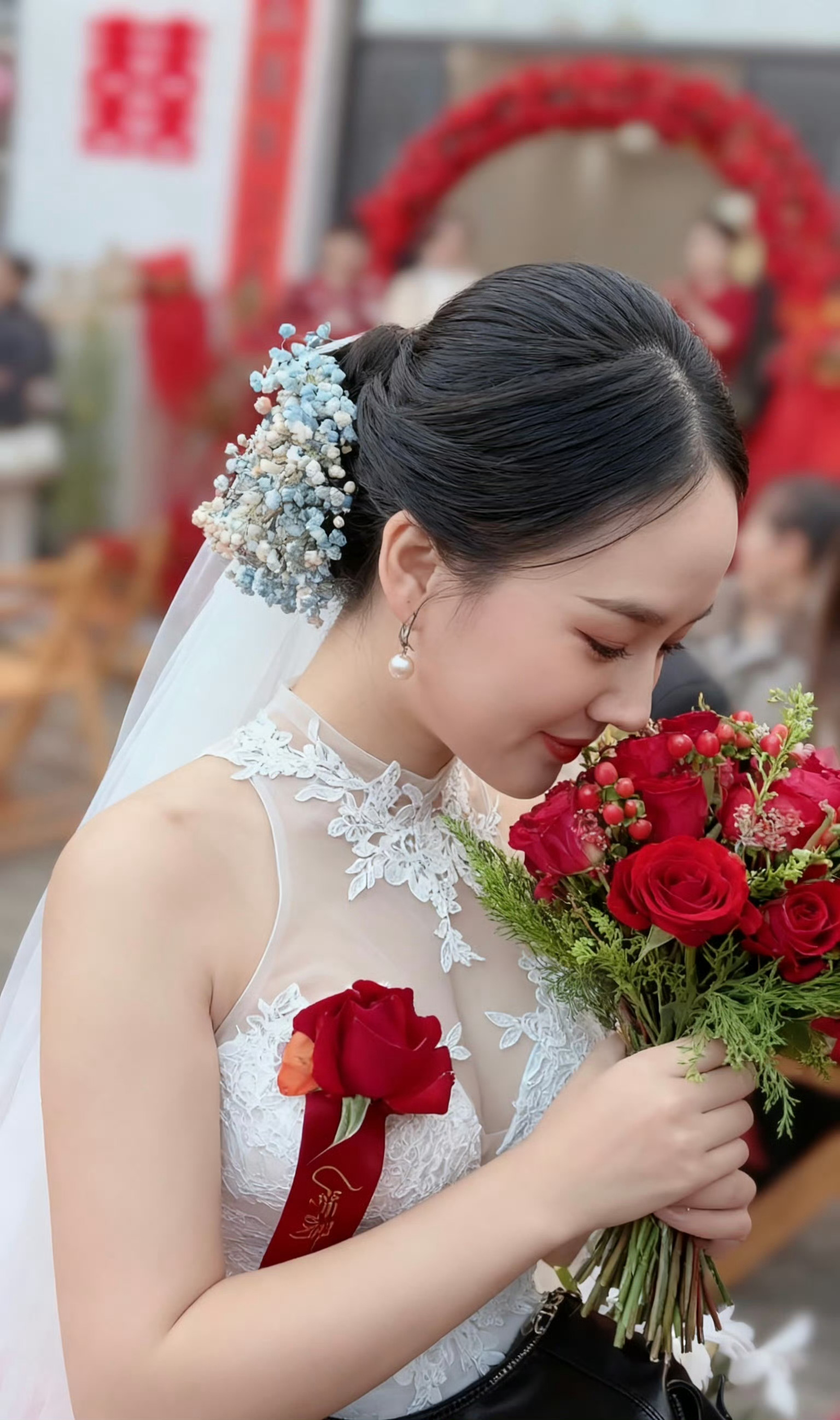 见证你，嫁给爱情。看着你眼里的星光，就知道你选对了人。往后余生，愿你被爱包围，永