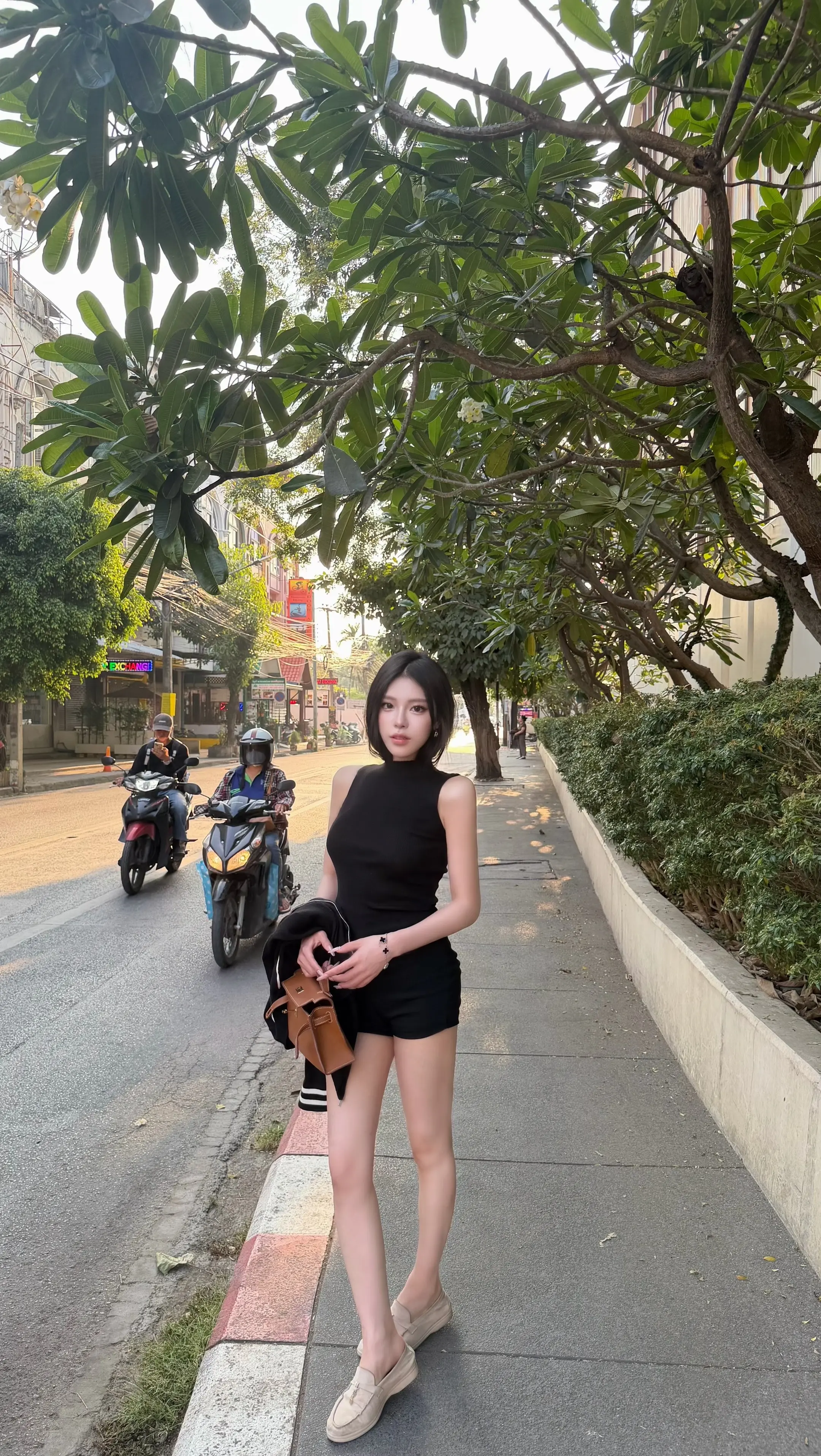 阳光照亮着你眼睛