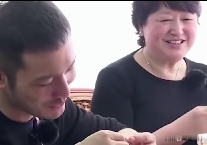 黄妈妈嫌弃baby：花钱太大手大脚，黄晓明的沉默处理，这是导致离婚的主要原因
复