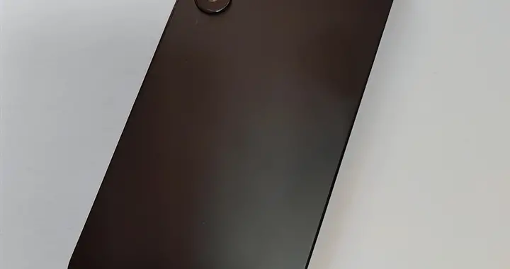三星Galaxy S23系列全系机模曝光：独立摄像头凸起很克制