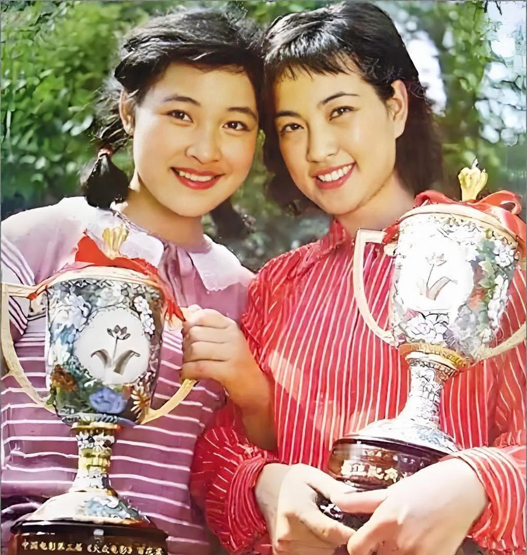 谁知道这两位老戏骨是谁，年轻时也是貌美如花 