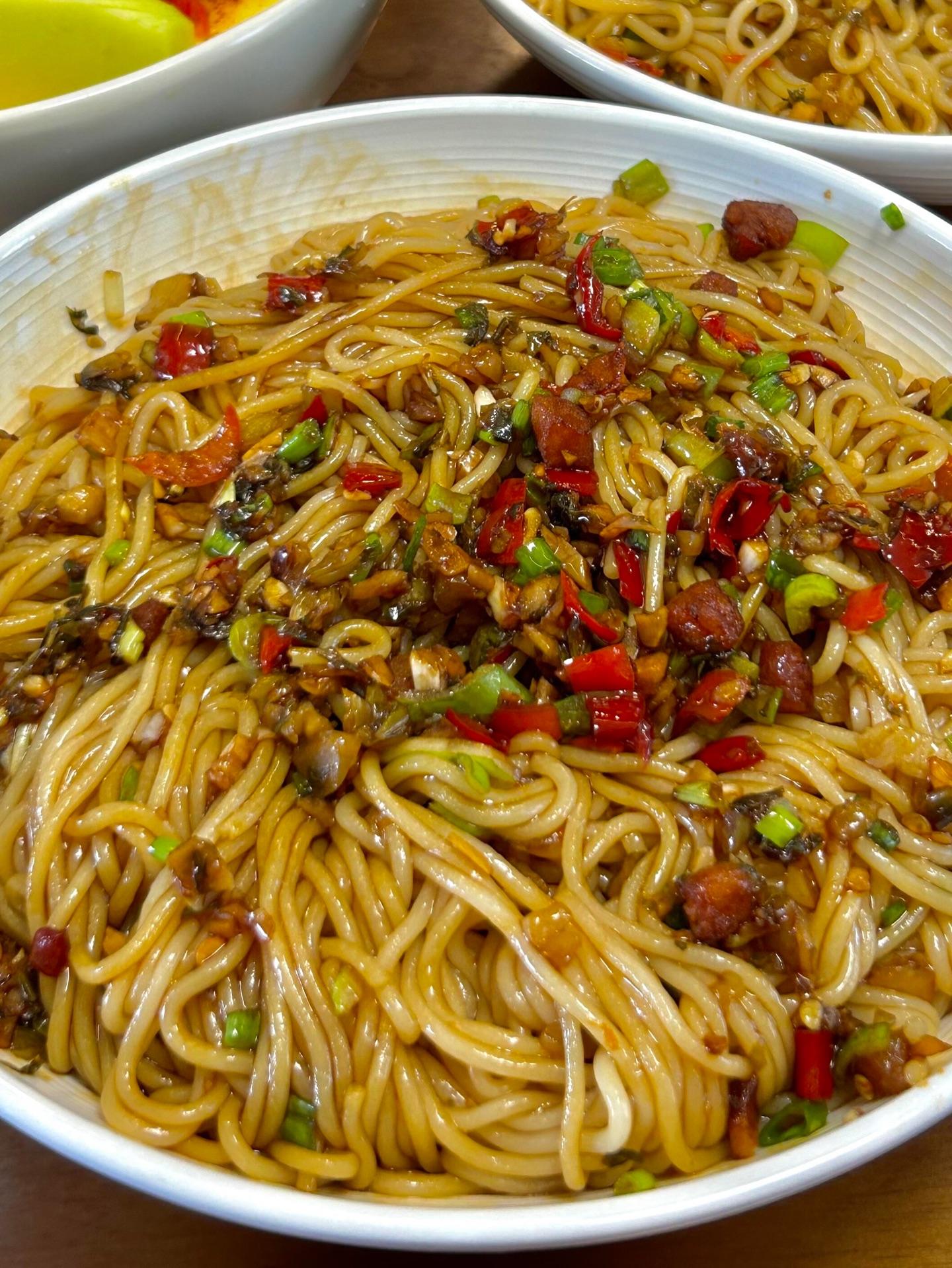 好吃过瘾的南昌拌粉，在家轻松搞定。不知道有多少人爱吃这个南昌拌粉 真的...