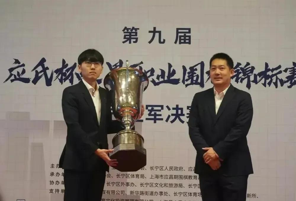 纹枰千局庆生日


3月17日申真谞在中国围棋甲级联赛季后赛第4轮比赛中战胜了丁