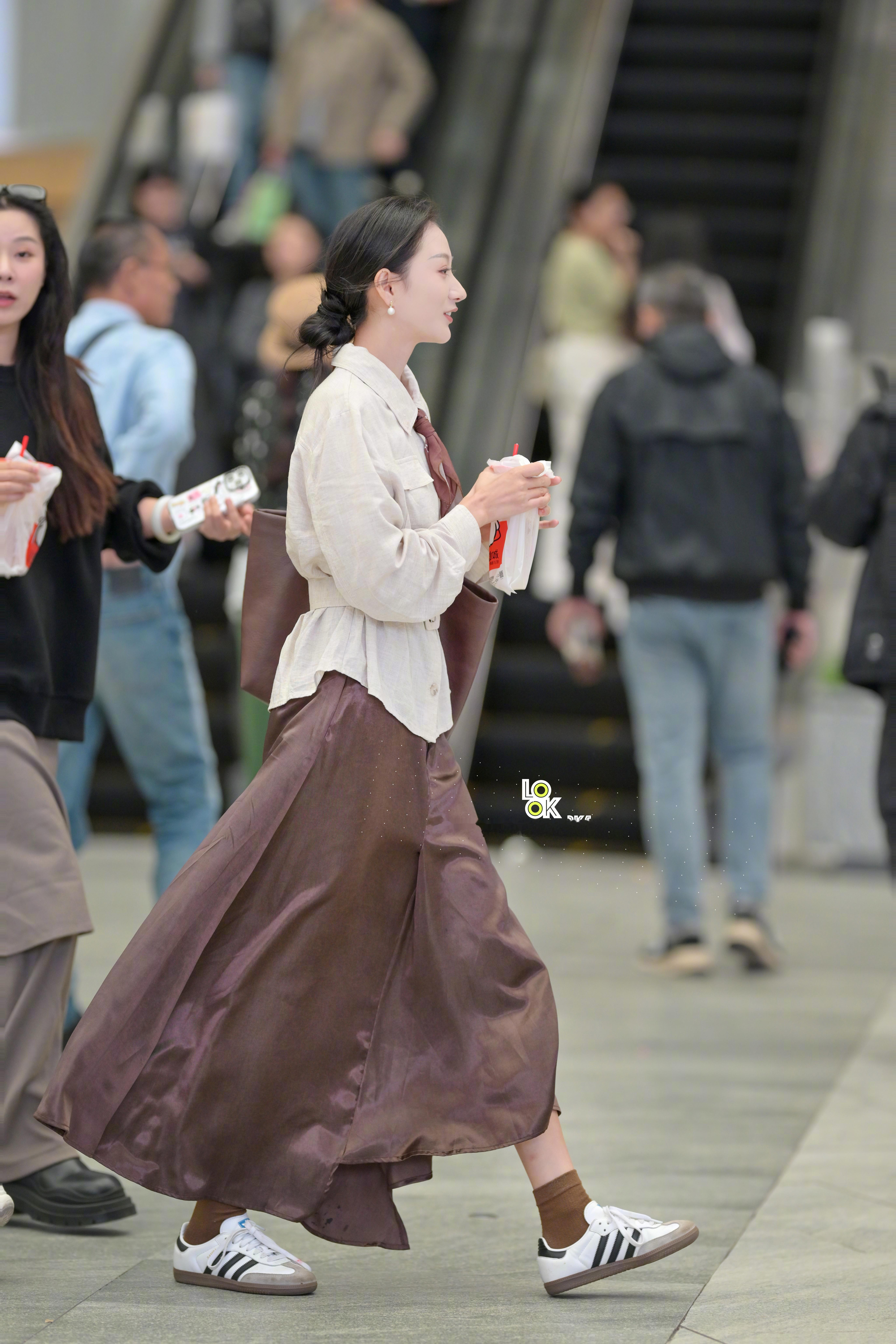 再来一张全身侧面 