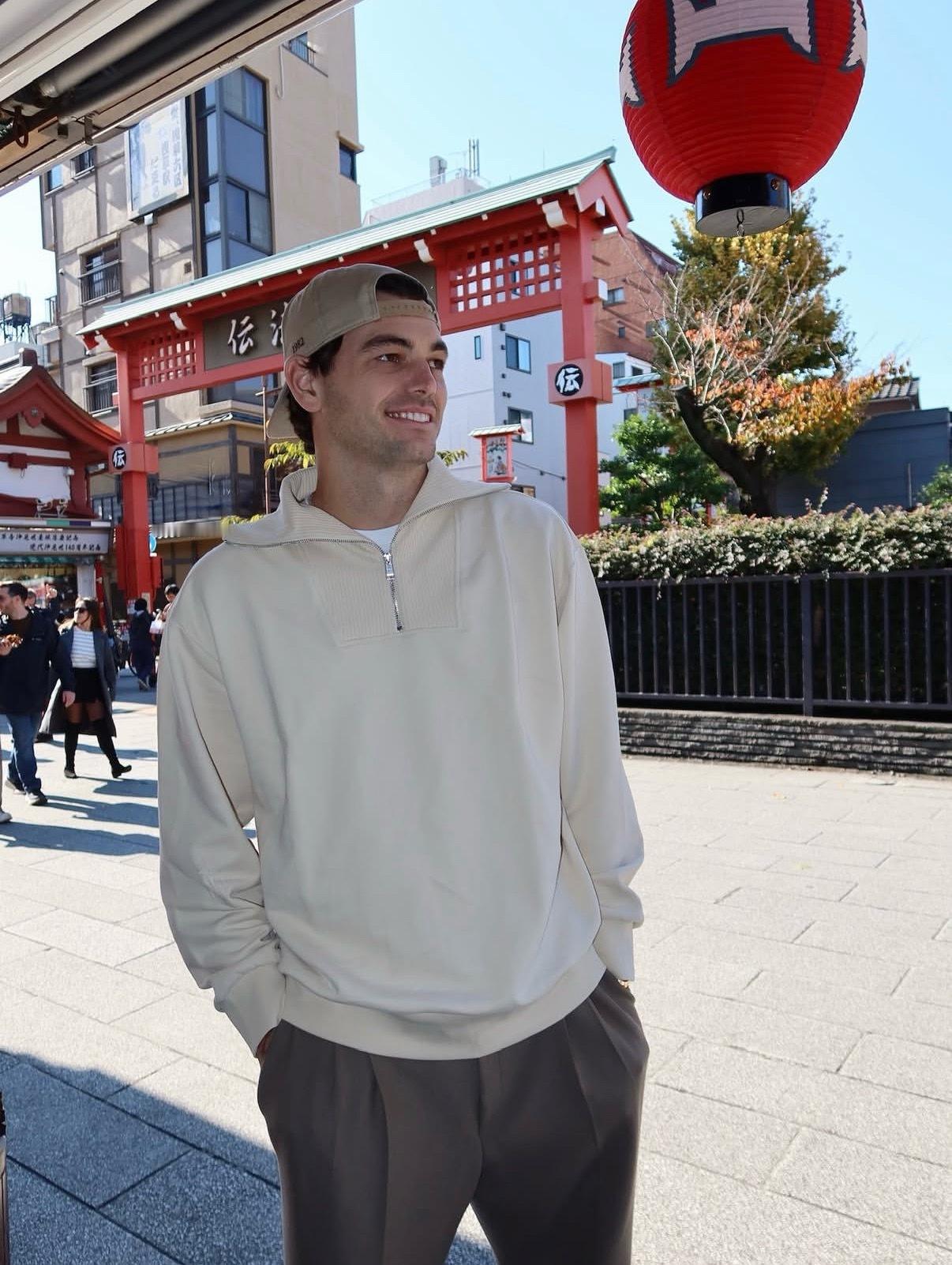 弗里茨休赛期目的地：东京。有没有觉得负离子私照比上班时帅很多～ 