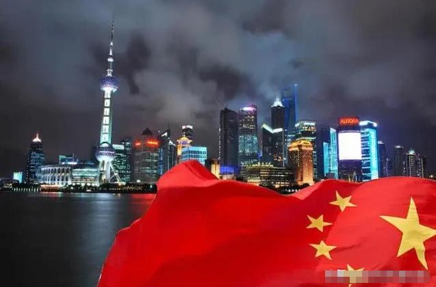 发现一个特别讽刺的规律：每次中国科技快要摸到美国天花板的时候，第一批跳出来骂的，