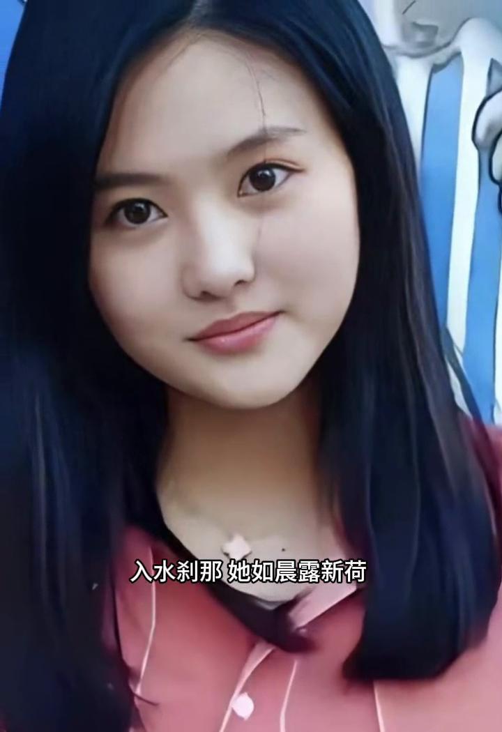 五枚奥运金牌，镌刻下跳水传奇的荣耀勋章。一张倾城面容绽放出体坛佳人的绝代芳华。入