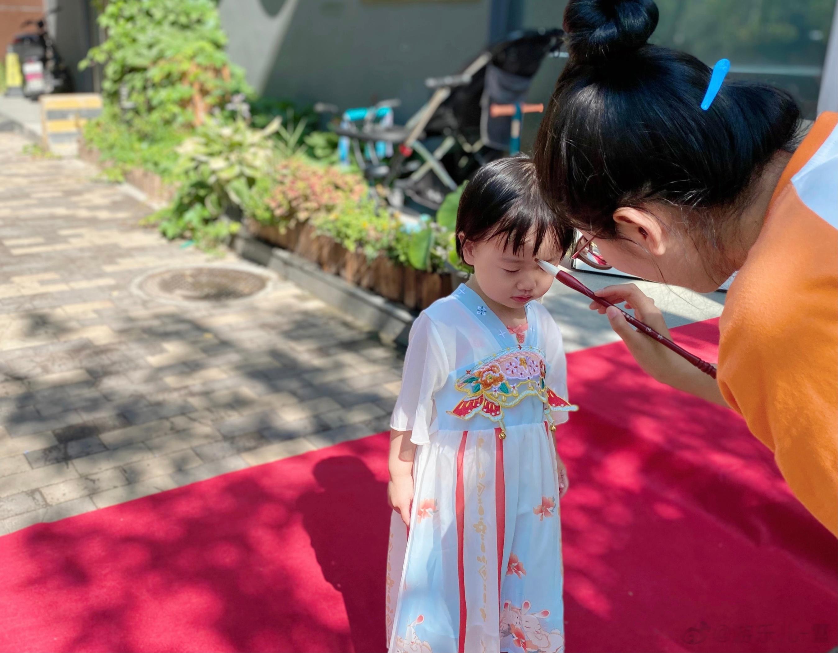 老师发来的图片[送花花]宝宝们都好可爱啊！ ​​​