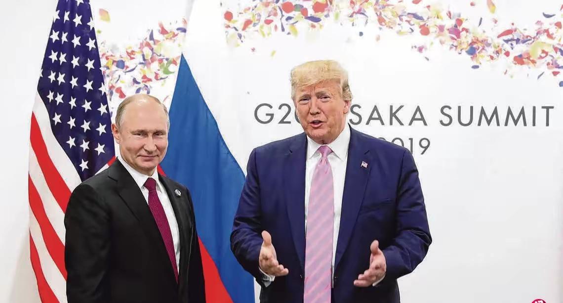 美国前国务卿蓬佩奥今天发文说：

“邀请弗拉基米尔·普京出席二十国集团峰会，无异