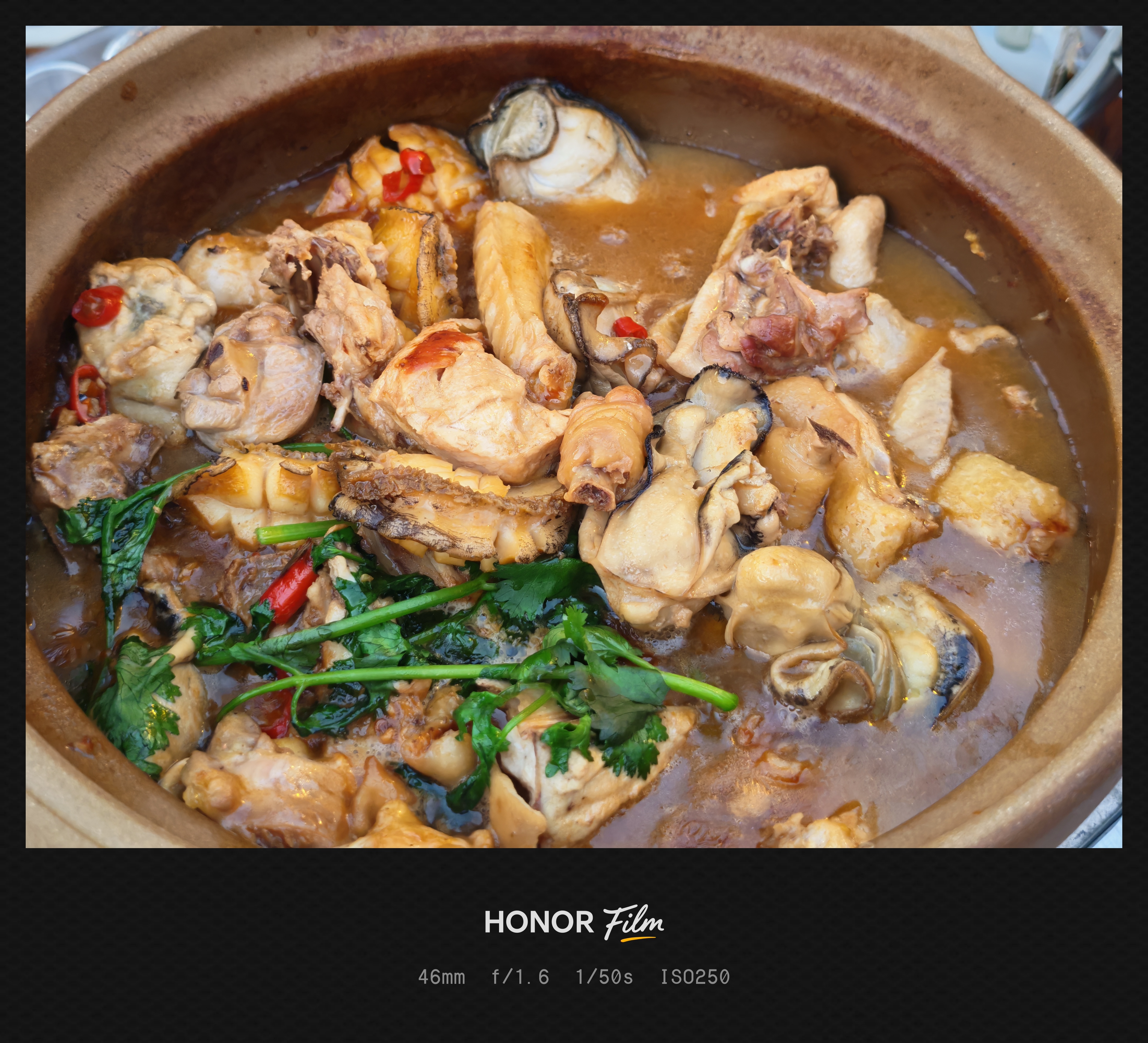 今晚吃土鸡加生蚝，再加鲍鱼，可还行？