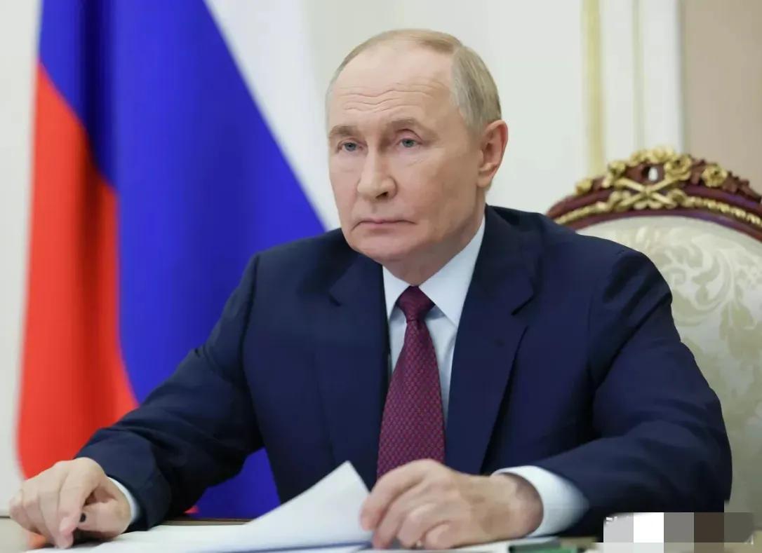 普京对格陵兰问题表态了，非常高明，他说：“顺便说一句，丹麦一直把格陵兰当殖民地对