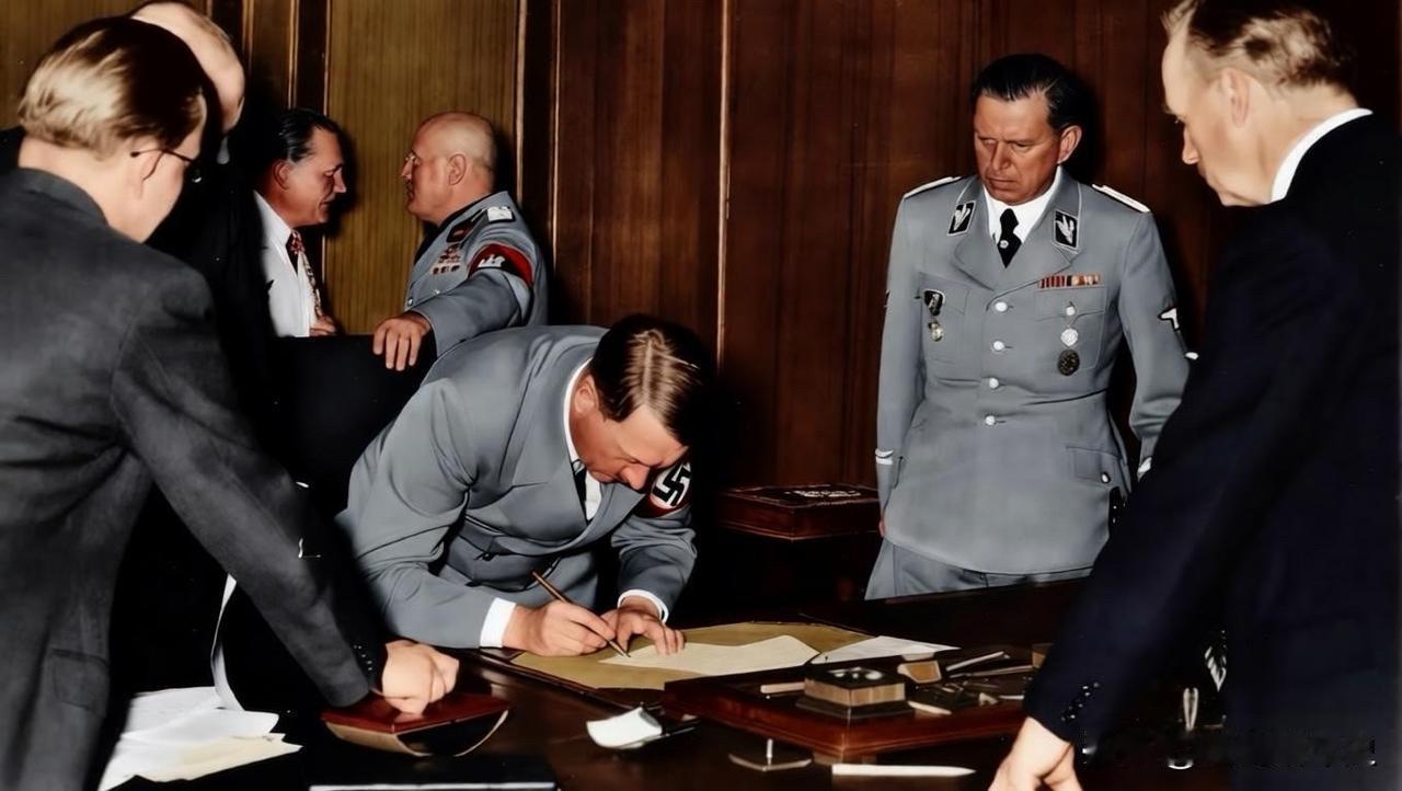 1938年9月底，英国、法国、德国和意大利四国背着当事国捷克斯洛伐克，在慕尼黑举