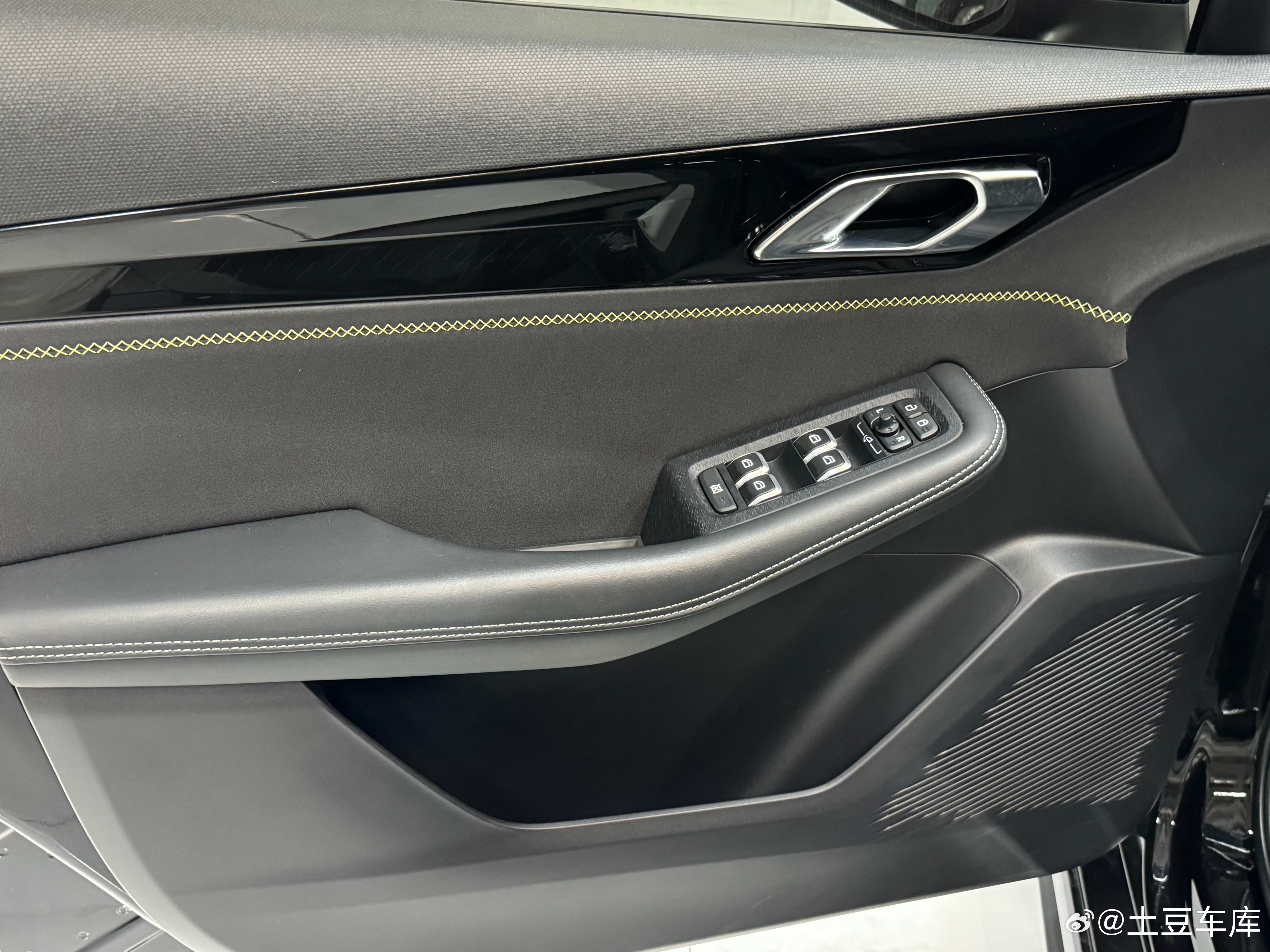 最新到店新款领克032023款 2.0T 劲pro版2023年上牌 1.9万公里